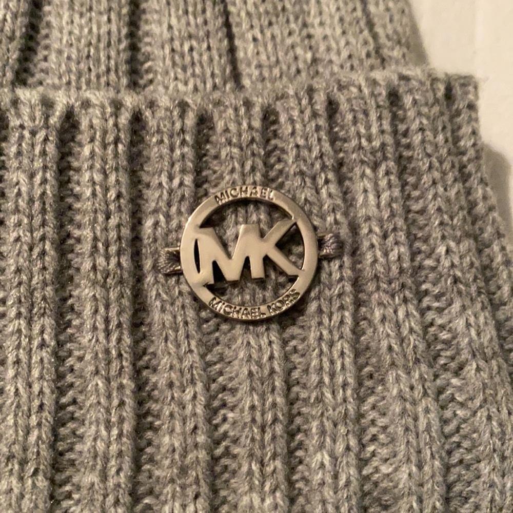 ⛄️Michael Kors Beanie - Picture 2 of 4